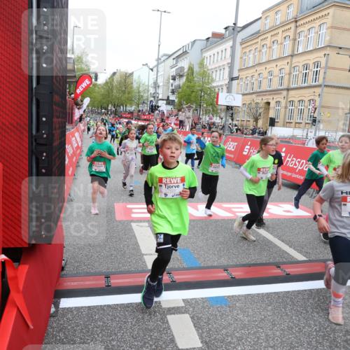 25.04.2026 - Das Zehntel Strokosch-Dieckow http://msf.ph/oto/9618177 25.04.2026 11:00:59 Ziel 5045, 5094, 5155, 5163, 5297, 5301, 5358, 5389, 5408, 5438, 5541, 5767, 6214, 6218, 6305, 6306, 6320, 6362, 6366, 6390, 6492, 6516, 6572, 6631, 6648, 6872, 6896, 6975, 7029, 7098, 7119, 7329, 7346, 7376, 7411, 7521, 7850, 7876 meine-sportfotos.de