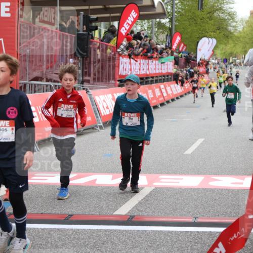 25.04.2026 - Das Zehntel Strokosch-Dieckow http://msf.ph/oto/9618182 25.04.2026 08:48:44 Ziel 1519, 3107, 3394, 3408, 3410 meine-sportfotos.de