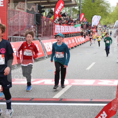 25.04.2026 - Das Zehntel Strokosch-Dieckow http://msf.ph/oto/9618192 25.04.2026 08:48:44 Ziel 1519, 3107, 3394, 3408, 3410 meine-sportfotos.de