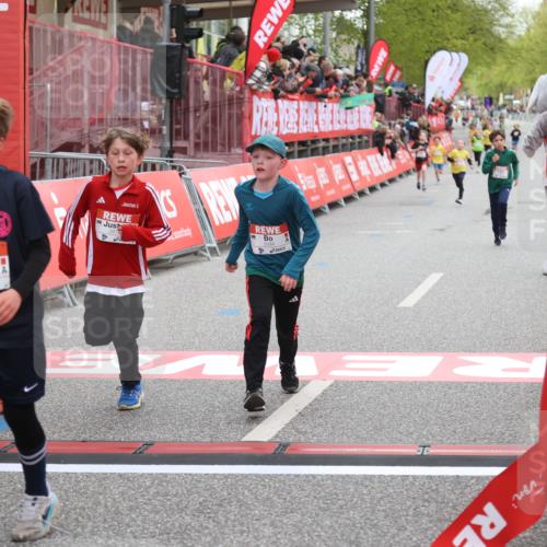 25.04.2026 - Das Zehntel Strokosch-Dieckow http://msf.ph/oto/9618200 25.04.2026 08:48:44 Ziel 1519, 3107, 3394, 3408, 3410 meine-sportfotos.de