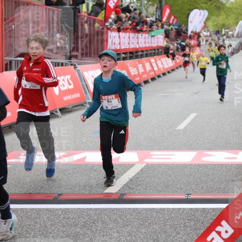 25.04.2026 - Das Zehntel Strokosch-Dieckow http://msf.ph/oto/9618218 25.04.2026 08:48:44 Ziel 1519, 3107, 3394, 3408, 3410 meine-sportfotos.de
