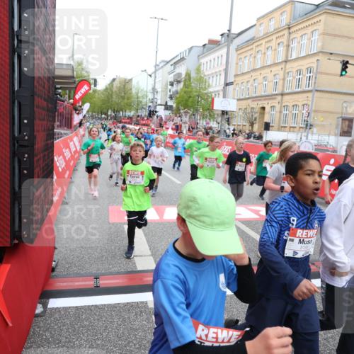 25.04.2026 - Das Zehntel Strokosch-Dieckow http://msf.ph/oto/9618228 25.04.2026 11:00:58 Ziel 5045, 5094, 5155, 5163, 5297, 5301, 5358, 5408, 5438, 5541, 5767, 6214, 6218, 6270, 6274, 6305, 6306, 6320, 6492, 6516, 6572, 6631, 6648, 6896, 6975, 7029, 7076, 7081, 7098, 7119, 7329, 7346, 7376, 7411, 7850, 7876 meine-sportfotos.de