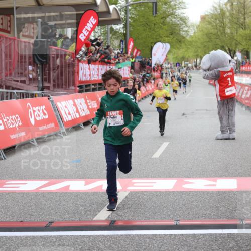 25.04.2026 - Das Zehntel Strokosch-Dieckow http://msf.ph/oto/9618331 25.04.2026 08:48:47 Ziel 3107, 3394, 3408, 3410, 3580 meine-sportfotos.de