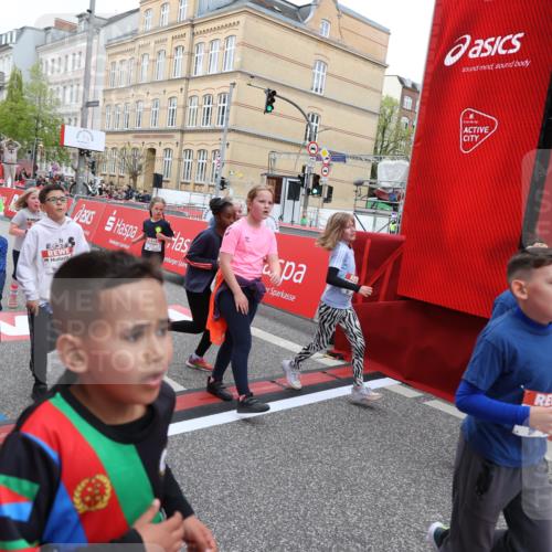 25.04.2026 - Das Zehntel Strokosch-Dieckow http://msf.ph/oto/9618333 25.04.2026 11:00:57 Ziel 5094, 5155, 5163, 5164, 5297, 5301, 5358, 5408, 5438, 5460, 5767, 6214, 6218, 6270, 6274, 6305, 6306, 6320, 6427, 6492, 6572, 6608, 6631, 6648, 6975, 7029, 7076, 7081, 7098, 7119, 7346, 7376, 7411, 7850, 7876 meine-sportfotos.de
