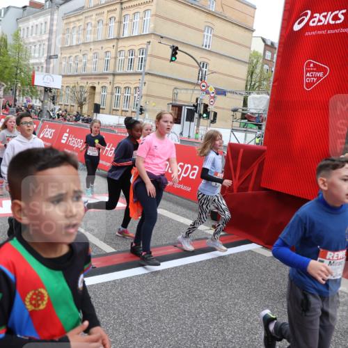 25.04.2026 - Das Zehntel Strokosch-Dieckow http://msf.ph/oto/9618343 25.04.2026 11:00:57 Ziel 5094, 5155, 5163, 5164, 5297, 5301, 5358, 5408, 5438, 5460, 5767, 6214, 6218, 6270, 6274, 6305, 6306, 6320, 6427, 6492, 6572, 6608, 6631, 6648, 6975, 7029, 7076, 7081, 7098, 7119, 7346, 7376, 7411, 7850, 7876 meine-sportfotos.de