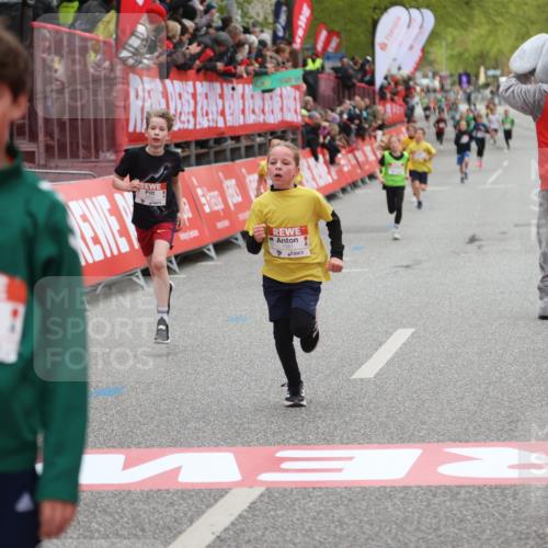 25.04.2026 - Das Zehntel Strokosch-Dieckow http://msf.ph/oto/9618367 25.04.2026 08:48:49 Ziel 1587, 2053, 3107, 3394, 3408, 3410, 3580 meine-sportfotos.de