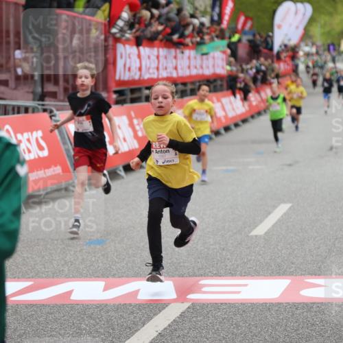 25.04.2026 - Das Zehntel Strokosch-Dieckow http://msf.ph/oto/9618399 25.04.2026 08:48:49 Ziel 1587, 2053, 3107, 3394, 3408, 3410, 3580 meine-sportfotos.de