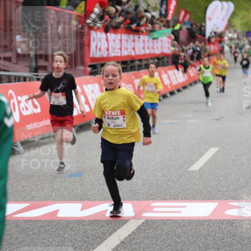 25.04.2026 - Das Zehntel Strokosch-Dieckow http://msf.ph/oto/9618413 25.04.2026 08:48:49 Ziel 1587, 2053, 3107, 3394, 3408, 3410, 3580 meine-sportfotos.de