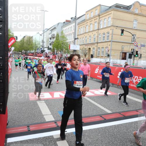 25.04.2026 - Das Zehntel Strokosch-Dieckow http://msf.ph/oto/9618422 25.04.2026 11:00:55 Ziel 5078, 5094, 5155, 5163, 5164, 5238, 5297, 5301, 5358, 5408, 5438, 5460, 5767, 6214, 6218, 6257, 6261, 6270, 6274, 6305, 6306, 6320, 6387, 6427, 6556, 6572, 6608, 6631, 6975, 7076, 7081, 7376, 7411, 7535, 7559, 7761, 7876 meine-sportfotos.de