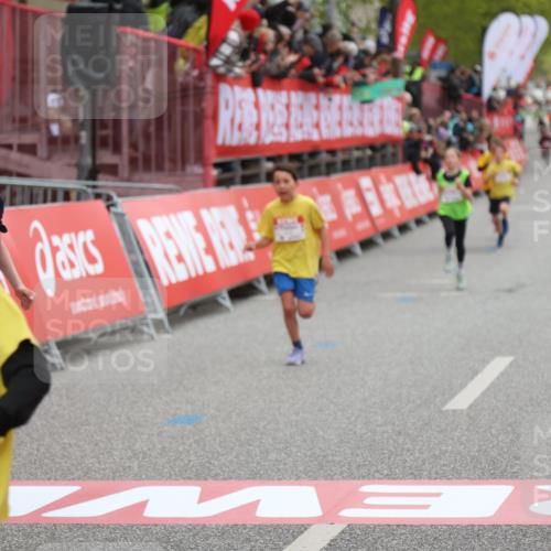 25.04.2026 - Das Zehntel Strokosch-Dieckow http://msf.ph/oto/9618448 25.04.2026 08:48:50 Ziel 1587, 2053, 3394, 3408, 3410, 3580 meine-sportfotos.de