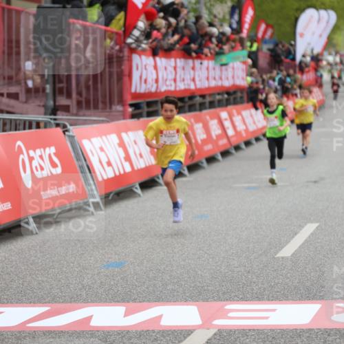 25.04.2026 - Das Zehntel Strokosch-Dieckow http://msf.ph/oto/9618473 25.04.2026 08:48:50 Ziel 1587, 2053, 3394, 3408, 3410, 3580 meine-sportfotos.de