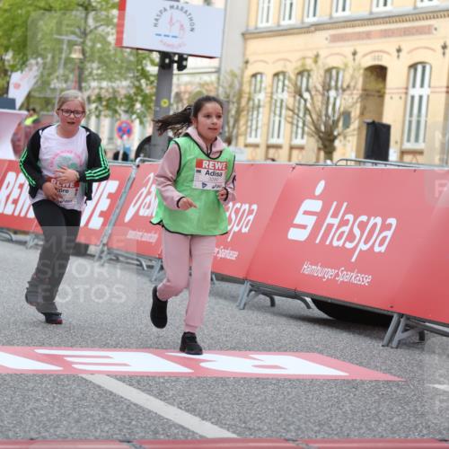 25.04.2026 - Das Zehntel Strokosch-Dieckow http://msf.ph/oto/9618511 25.04.2026 09:11:54 Ziel 1230, 1238, 3280 meine-sportfotos.de