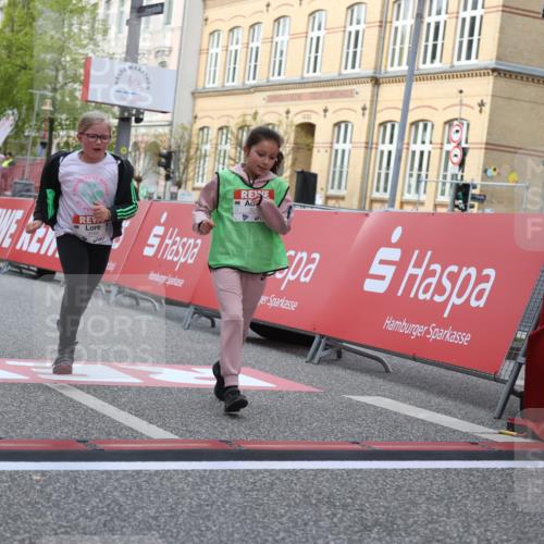 25.04.2026 - Das Zehntel Strokosch-Dieckow http://msf.ph/oto/9618545 25.04.2026 09:11:55 Ziel 1230, 1238, 3280 meine-sportfotos.de