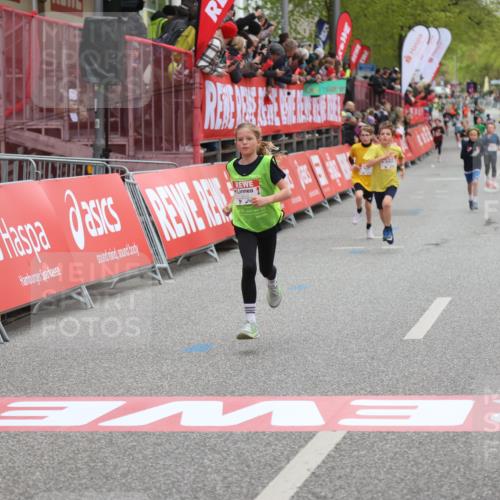 25.04.2026 - Das Zehntel Strokosch-Dieckow http://msf.ph/oto/9618607 25.04.2026 08:48:53 Ziel 1587, 2053, 2796, 3222, 3580 meine-sportfotos.de