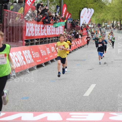 25.04.2026 - Das Zehntel Strokosch-Dieckow http://msf.ph/oto/9618626 25.04.2026 08:48:54 Ziel 1587, 2053, 2796, 3222, 3580 meine-sportfotos.de