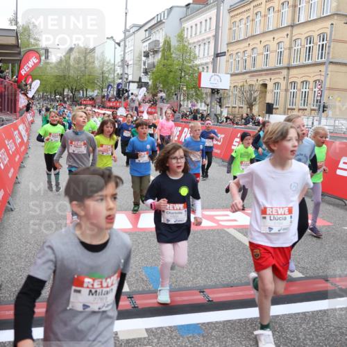 25.04.2026 - Das Zehntel Strokosch-Dieckow http://msf.ph/oto/9618638 25.04.2026 11:00:52 Ziel 5026, 5075, 5078, 5164, 5238, 5297, 5301, 5358, 5460, 5767, 5860, 6257, 6261, 6270, 6274, 6305, 6306, 6387, 6427, 6556, 6608, 6654, 6661, 6671, 6742, 7033, 7057, 7066, 7076, 7081, 7535, 7559, 7657, 7761, 7876 meine-sportfotos.de