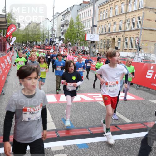 25.04.2026 - Das Zehntel Strokosch-Dieckow http://msf.ph/oto/9618672 25.04.2026 11:00:52 Ziel 5026, 5075, 5078, 5164, 5238, 5297, 5301, 5358, 5460, 5767, 5860, 6257, 6261, 6270, 6274, 6305, 6306, 6387, 6427, 6556, 6608, 6654, 6661, 6671, 6742, 7033, 7057, 7066, 7076, 7081, 7535, 7559, 7657, 7761, 7876 meine-sportfotos.de