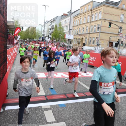 25.04.2026 - Das Zehntel Strokosch-Dieckow http://msf.ph/oto/9618697 25.04.2026 11:00:51 Ziel 5026, 5075, 5078, 5164, 5238, 5297, 5301, 5429, 5460, 5767, 5860, 6257, 6261, 6270, 6274, 6305, 6306, 6387, 6427, 6556, 6608, 6654, 6661, 6671, 6742, 7033, 7057, 7066, 7076, 7081, 7535, 7559, 7657, 7761 meine-sportfotos.de