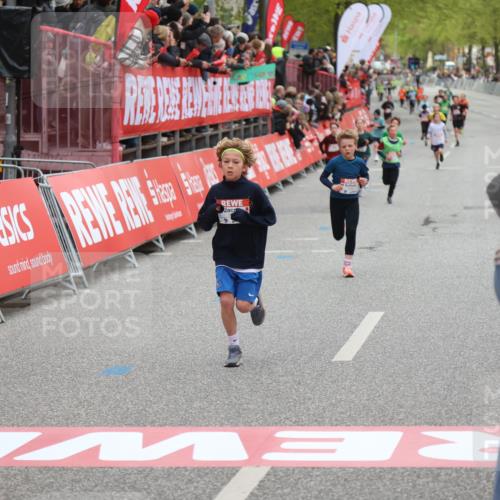 25.04.2026 - Das Zehntel Strokosch-Dieckow http://msf.ph/oto/9618704 25.04.2026 08:48:59 Ziel 2058, 2796, 2815, 3222, 3574 meine-sportfotos.de
