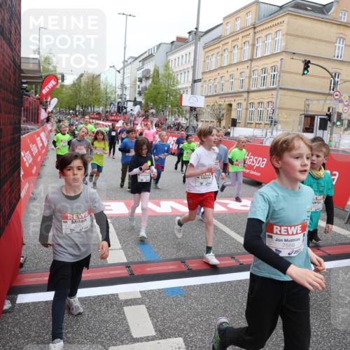 25.04.2026 - Das Zehntel Strokosch-Dieckow http://msf.ph/oto/9618710 25.04.2026 11:00:51 Ziel 5026, 5075, 5078, 5164, 5238, 5297, 5301, 5429, 5460, 5767, 5860, 6257, 6261, 6270, 6274, 6305, 6306, 6387, 6427, 6556, 6608, 6654, 6661, 6671, 6742, 7033, 7057, 7066, 7076, 7081, 7535, 7559, 7657, 7761 meine-sportfotos.de