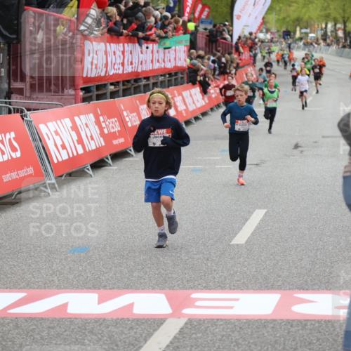 25.04.2026 - Das Zehntel Strokosch-Dieckow http://msf.ph/oto/9618712 25.04.2026 08:48:59 Ziel 2058, 2796, 2815, 3222, 3574 meine-sportfotos.de