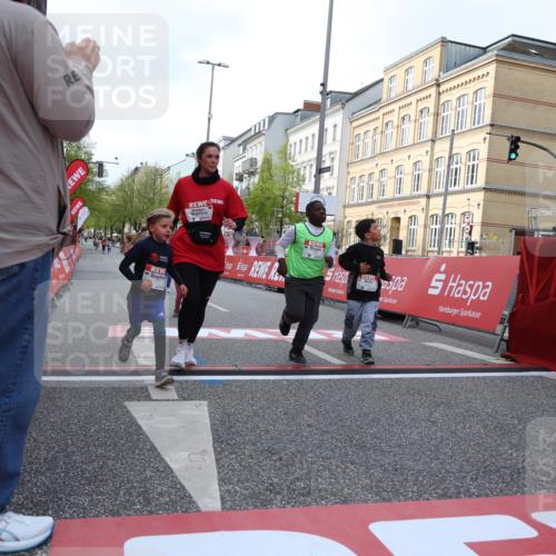 25.04.2026 - Das Zehntel Strokosch-Dieckow http://msf.ph/oto/9618760 25.04.2026 09:12:02 Ziel 1391, 1801, 2557, 3586 meine-sportfotos.de