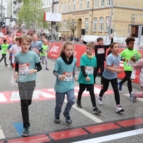 25.04.2026 - Das Zehntel Strokosch-Dieckow http://msf.ph/oto/9618803 25.04.2026 11:00:50 Ziel 5026, 5075, 5078, 5164, 5238, 5429, 5460, 5860, 6257, 6261, 6270, 6274, 6387, 6427, 6556, 6608, 6643, 6654, 6661, 6671, 6742, 7033, 7057, 7066, 7076, 7081, 7235, 7241, 7371, 7372, 7384, 7535, 7559, 7644, 7657, 7761 meine-sportfotos.de