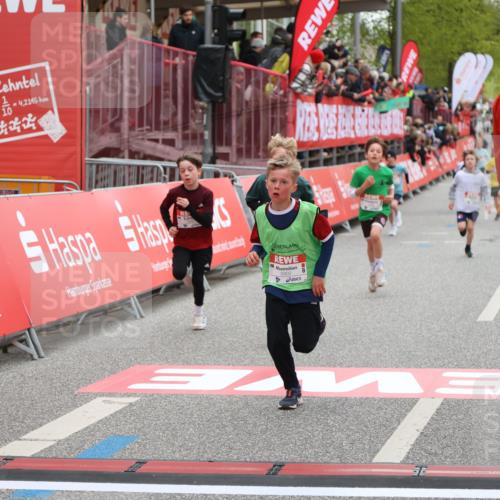 25.04.2026 - Das Zehntel Strokosch-Dieckow http://msf.ph/oto/9618812 25.04.2026 08:49:06 Ziel 1696, 3302, 3574, 3699, 4063 meine-sportfotos.de