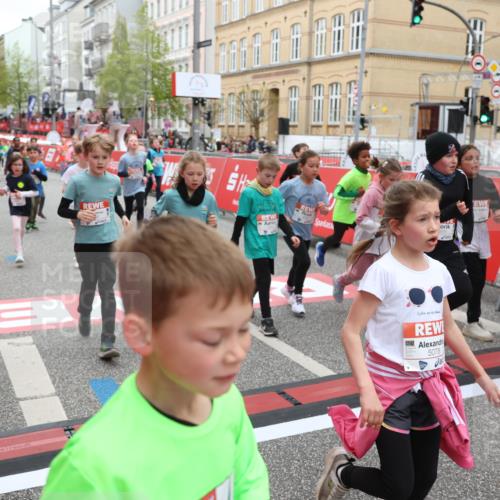 25.04.2026 - Das Zehntel Strokosch-Dieckow http://msf.ph/oto/9618821 25.04.2026 11:00:50 Ziel 5026, 5075, 5078, 5164, 5238, 5429, 5460, 5860, 6257, 6261, 6270, 6274, 6387, 6427, 6556, 6608, 6643, 6654, 6661, 6671, 6742, 7033, 7057, 7066, 7076, 7081, 7235, 7241, 7371, 7372, 7384, 7535, 7559, 7644, 7657, 7761 meine-sportfotos.de