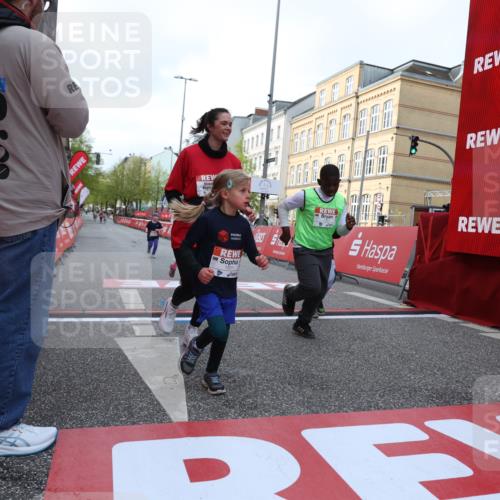 25.04.2026 - Das Zehntel Strokosch-Dieckow http://msf.ph/oto/9618825 25.04.2026 09:12:03 Ziel 1391, 1801, 2557, 3586 meine-sportfotos.de