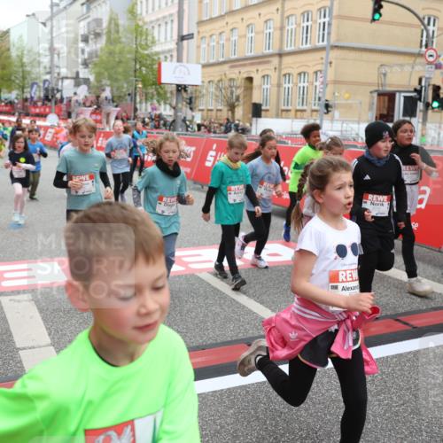 25.04.2026 - Das Zehntel Strokosch-Dieckow http://msf.ph/oto/9618831 25.04.2026 11:00:50 Ziel 5026, 5075, 5078, 5164, 5238, 5429, 5460, 5860, 6257, 6261, 6270, 6274, 6387, 6427, 6556, 6608, 6643, 6654, 6661, 6671, 6742, 7033, 7057, 7066, 7076, 7081, 7235, 7241, 7371, 7372, 7384, 7535, 7559, 7644, 7657, 7761 meine-sportfotos.de
