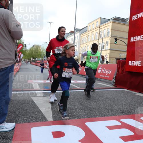 25.04.2026 - Das Zehntel Strokosch-Dieckow http://msf.ph/oto/9618845 25.04.2026 09:12:03 Ziel 1391, 1801, 2557, 3586 meine-sportfotos.de