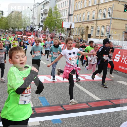 25.04.2026 - Das Zehntel Strokosch-Dieckow http://msf.ph/oto/9618870 25.04.2026 11:00:49 Ziel 5026, 5075, 5078, 5164, 5238, 5402, 5429, 5460, 5860, 6257, 6261, 6387, 6427, 6556, 6608, 6643, 6654, 6661, 6671, 6742, 7033, 7057, 7066, 7078, 7112, 7235, 7241, 7330, 7371, 7372, 7384, 7535, 7559, 7644, 7657, 7761 meine-sportfotos.de