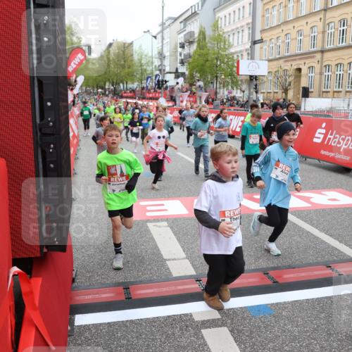 25.04.2026 - Das Zehntel Strokosch-Dieckow http://msf.ph/oto/9618934 25.04.2026 11:00:48 Ziel 5026, 5075, 5078, 5238, 5402, 5429, 5860, 6257, 6261, 6387, 6556, 6643, 6654, 6661, 6671, 6742, 7033, 7057, 7066, 7078, 7112, 7235, 7241, 7330, 7361, 7371, 7372, 7384, 7535, 7559, 7644, 7657, 7761 meine-sportfotos.de