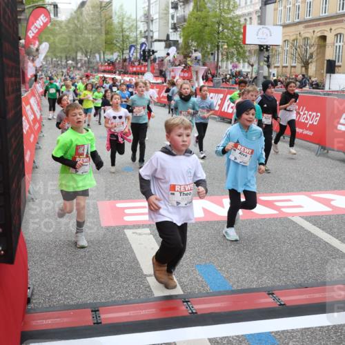25.04.2026 - Das Zehntel Strokosch-Dieckow http://msf.ph/oto/9618948 25.04.2026 11:00:48 Ziel 5026, 5075, 5078, 5238, 5402, 5429, 5860, 6257, 6261, 6387, 6556, 6643, 6654, 6661, 6671, 6742, 7033, 7057, 7066, 7078, 7112, 7235, 7241, 7330, 7361, 7371, 7372, 7384, 7535, 7559, 7644, 7657, 7761 meine-sportfotos.de