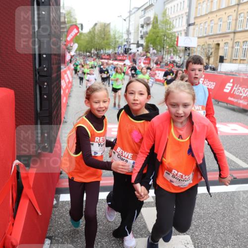 25.04.2026 - Das Zehntel Strokosch-Dieckow http://msf.ph/oto/9619074 25.04.2026 11:00:45 Ziel 5026, 5075, 5240, 5245, 5248, 5402, 5429, 5960, 6438, 6643, 6654, 6661, 6671, 6742, 6945, 7057, 7066, 7067, 7078, 7112, 7235, 7241, 7330, 7361, 7371, 7372, 7384, 7479, 7644, 7825 meine-sportfotos.de
