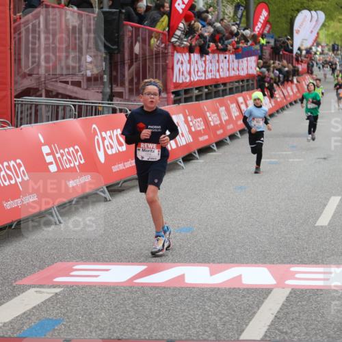 25.04.2026 - Das Zehntel Strokosch-Dieckow http://msf.ph/oto/9619203 25.04.2026 08:49:19 Ziel 1788, 1858, 3328, 3672 meine-sportfotos.de