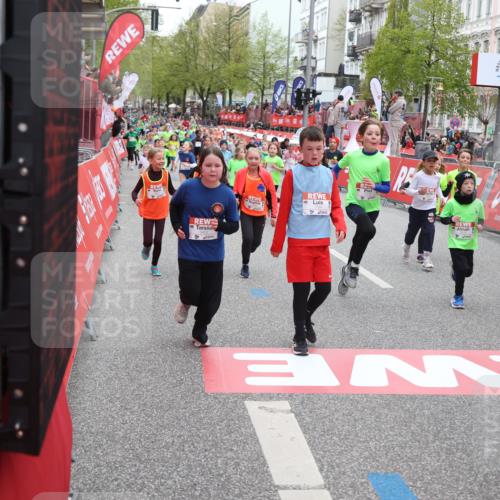 25.04.2026 - Das Zehntel Strokosch-Dieckow http://msf.ph/oto/9619254 25.04.2026 11:00:42 Ziel 5240, 5245, 5248, 5343, 5352, 5353, 5402, 5635, 5836, 5960, 6438, 6632, 6643, 6686, 6874, 6945, 7067, 7078, 7112, 7235, 7241, 7330, 7361, 7371, 7372, 7384, 7465, 7479, 7644, 7660, 7825 meine-sportfotos.de