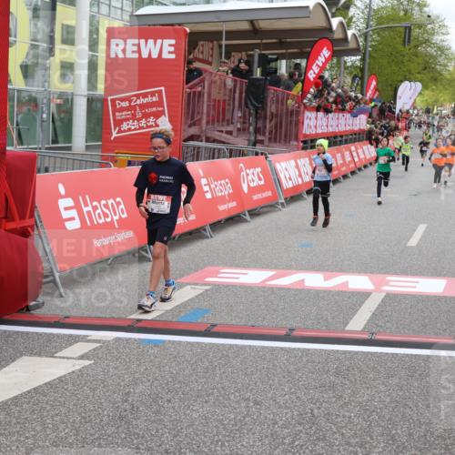 25.04.2026 - Das Zehntel Strokosch-Dieckow http://msf.ph/oto/9619266 25.04.2026 08:49:20 Ziel 1194, 1858, 3328, 3672 meine-sportfotos.de