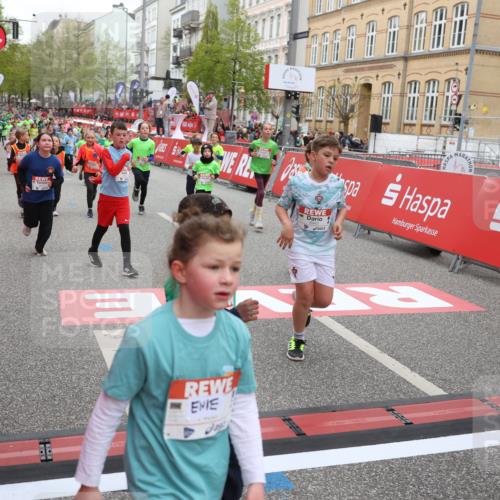 25.04.2026 - Das Zehntel Strokosch-Dieckow http://msf.ph/oto/9619291 25.04.2026 11:00:41 Ziel 5240, 5245, 5248, 5343, 5352, 5353, 5402, 5635, 5836, 5960, 6438, 6632, 6669, 6686, 6874, 6945, 7054, 7067, 7078, 7112, 7330, 7361, 7465, 7479, 7660, 7825, 7859 meine-sportfotos.de
