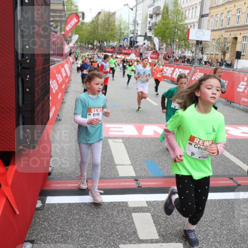 25.04.2026 - Das Zehntel Strokosch-Dieckow http://msf.ph/oto/9619375 25.04.2026 11:00:40 Ziel 5233, 5240, 5245, 5248, 5343, 5352, 5353, 5635, 5690, 5836, 5960, 6091, 6438, 6632, 6669, 6686, 6874, 6945, 7054, 7067, 7361, 7465, 7479, 7660, 7825, 7859 meine-sportfotos.de