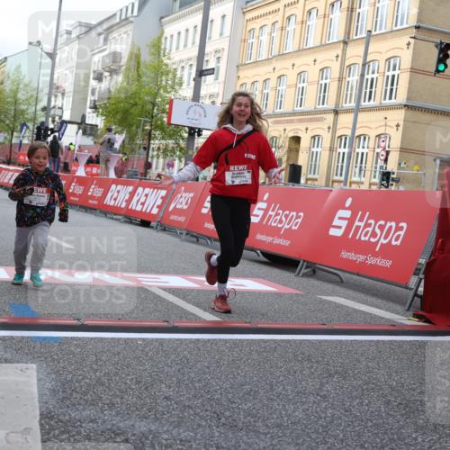 25.04.2026 - Das Zehntel Strokosch-Dieckow http://msf.ph/oto/9619432 25.04.2026 09:12:36 Ziel 2667, 2678, 2845, 3270, 3879 meine-sportfotos.de