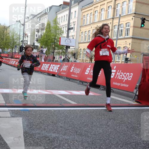 25.04.2026 - Das Zehntel Strokosch-Dieckow http://msf.ph/oto/9619443 25.04.2026 09:12:37 Ziel 2667, 2678, 2845, 3270, 3879 meine-sportfotos.de