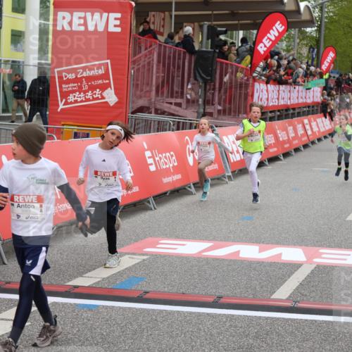 25.04.2026 - Das Zehntel Strokosch-Dieckow http://msf.ph/oto/9619496 25.04.2026 08:49:35 Ziel 3043, 3238, 3252, 3551, 3563 meine-sportfotos.de