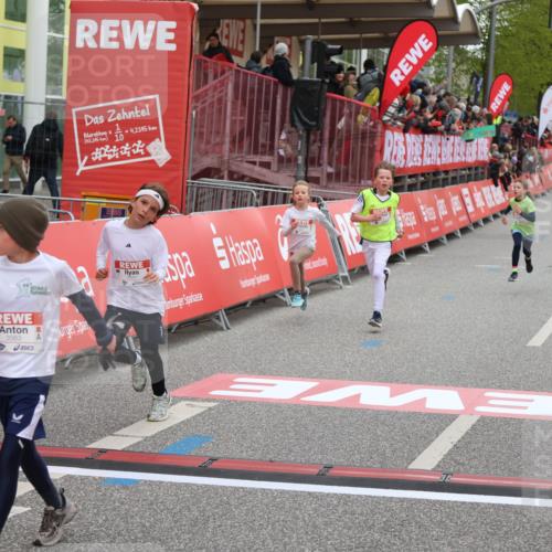 25.04.2026 - Das Zehntel Strokosch-Dieckow http://msf.ph/oto/9619506 25.04.2026 08:49:35 Ziel 3043, 3238, 3252, 3551, 3563 meine-sportfotos.de