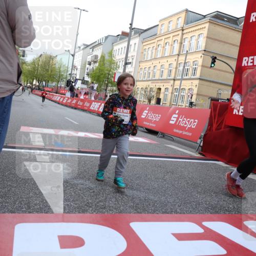 25.04.2026 - Das Zehntel Strokosch-Dieckow http://msf.ph/oto/9619523 25.04.2026 09:12:37 Ziel 2667, 2678, 2845, 3270, 3879 meine-sportfotos.de