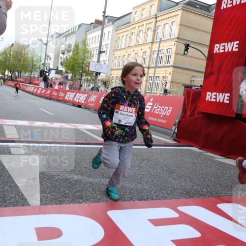 25.04.2026 - Das Zehntel Strokosch-Dieckow http://msf.ph/oto/9619531 25.04.2026 09:12:38 Ziel 2667, 2678, 2845, 3270, 3879 meine-sportfotos.de