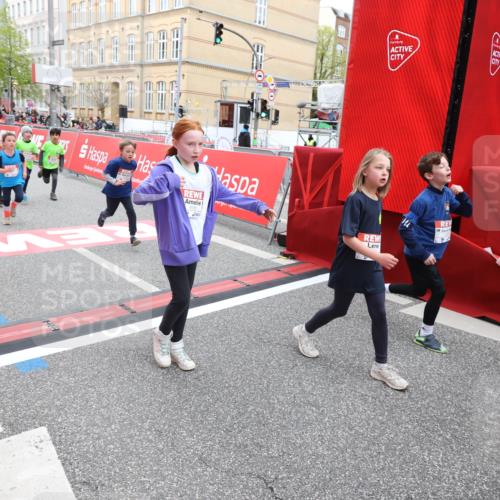 25.04.2026 - Das Zehntel Strokosch-Dieckow http://msf.ph/oto/9619546 25.04.2026 11:00:38 Ziel 5219, 5233, 5240, 5245, 5248, 5271, 5343, 5352, 5353, 5635, 5690, 5836, 5960, 5995, 6091, 6395, 6438, 6632, 6669, 6686, 6874, 7017, 7054, 7067, 7296, 7410, 7465, 7479, 7660, 7767, 7800, 7825, 7844, 7859 meine-sportfotos.de