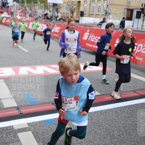 25.04.2026 - Das Zehntel Strokosch-Dieckow http://msf.ph/oto/9619612 25.04.2026 11:00:37 Ziel 5040, 5219, 5233, 5240, 5245, 5271, 5286, 5343, 5352, 5353, 5635, 5690, 5836, 5960, 5995, 6091, 6395, 6632, 6669, 6686, 6874, 7017, 7054, 7067, 7094, 7296, 7370, 7410, 7465, 7660, 7767, 7800, 7844, 7859 meine-sportfotos.de