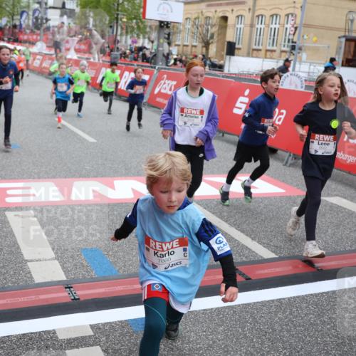 25.04.2026 - Das Zehntel Strokosch-Dieckow http://msf.ph/oto/9619654 25.04.2026 11:00:37 Ziel 5040, 5219, 5233, 5240, 5245, 5271, 5286, 5343, 5352, 5353, 5635, 5690, 5836, 5960, 5995, 6091, 6395, 6632, 6669, 6686, 6874, 7017, 7054, 7067, 7094, 7296, 7370, 7410, 7465, 7660, 7767, 7800, 7844, 7859 meine-sportfotos.de